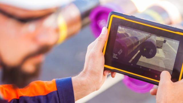 Vallourec employee working